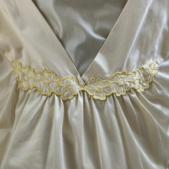 Vanity Fair Lounge Dress Nightgown Pajama Sleepwear Sleeveless Yellow Size Large - Picture 3 of 7